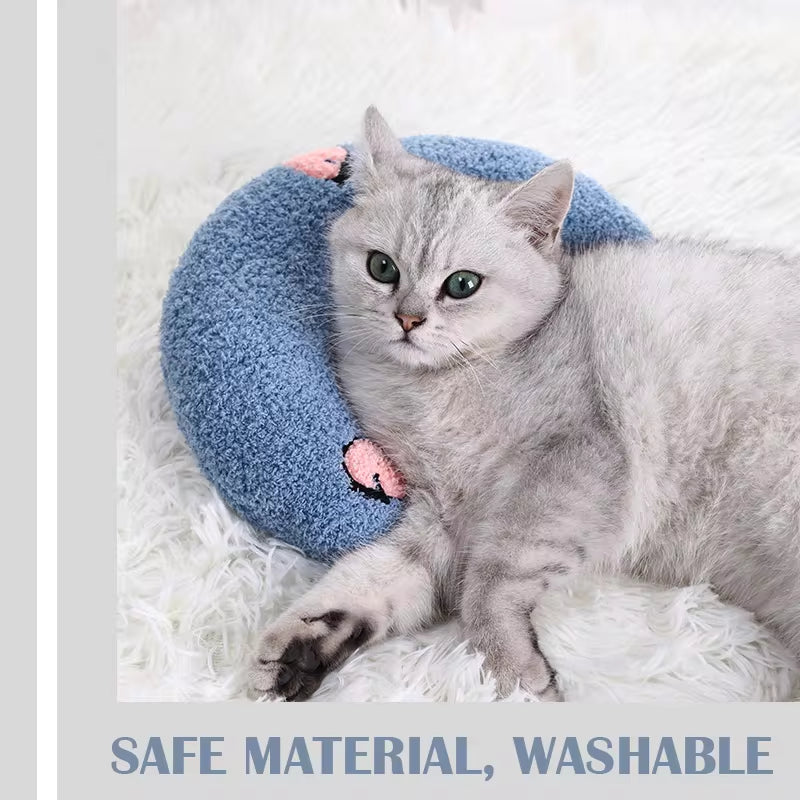 Cozy U-Shaped Cat Pillow - Fashionable Neck Protector for Deep Sleep and Comfort