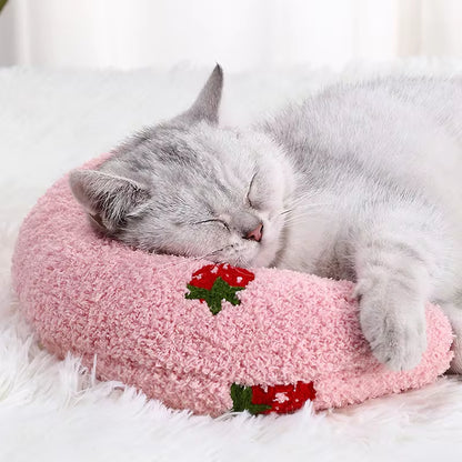 Cozy U-Shaped Cat Pillow - Fashionable Neck Protector for Deep Sleep and Comfort